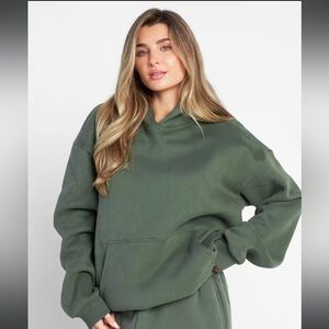 comfrt green standard hoodie
never worn
size s